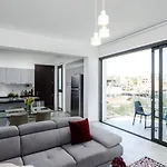 아파트 Solaar St Lazarous 라르나카